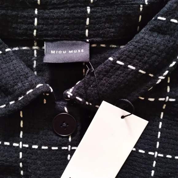 Miou Muse Black & White Grid Pattern Shacket, size Medium - Picture 4 of 7